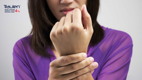 Đau cổ tay dữ dội là triệu chứng của bệnh gì