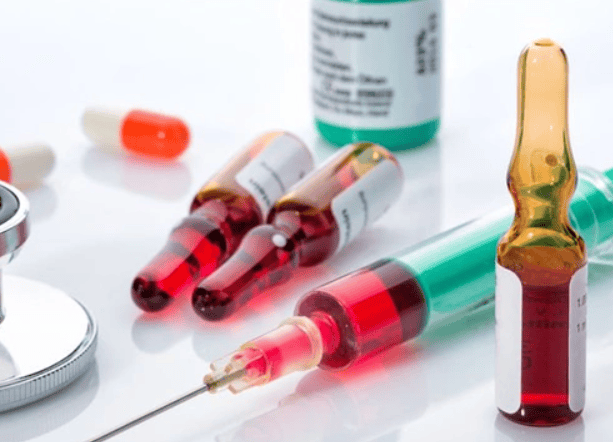  Diclofenac dạng tiêm chỉ dùng trong trường hợp cấp tính và cần có chỉ định của bác sĩ do có thể gây ra các tác dụng phụ nguy hiểm