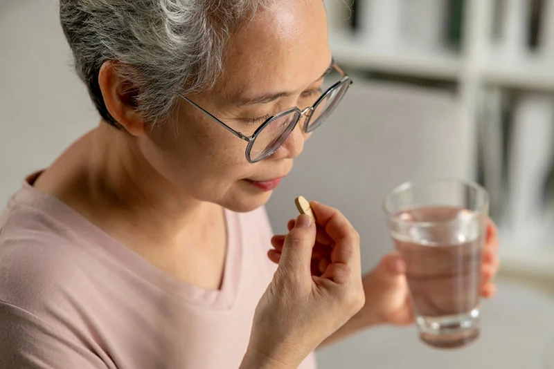 Chỉ dùng thuốc giảm đau xương khớp phù hợp với tình trạng bệnh lý thực tế và dùng theo chỉ định của bác sĩ